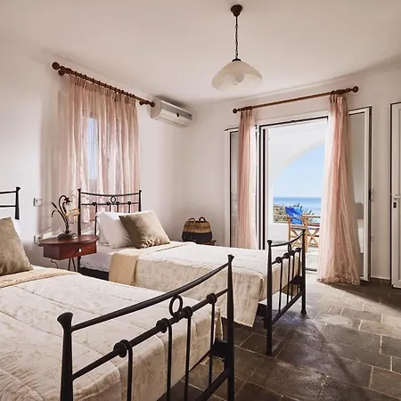 Naousa Villas *